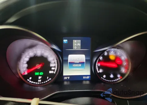 2018 Mercedes-Benz Glc 300 4Matic z USA, uszkodzony, nr VIN WDC0G4KB5JV107335